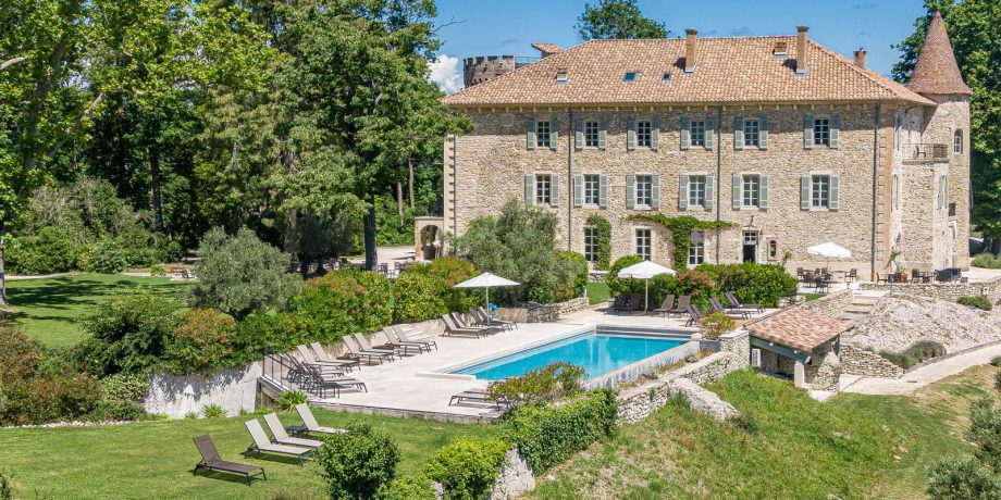 chateau-les-oliviers-de-salettes-facade-3